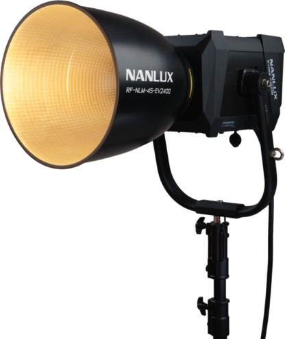 NANLUX EVOKE 2400B SPOT LIGHT IN FLIGHT CASE WITH 45° REFLECTOR