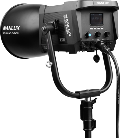 NANLUX EVOKE 2400B SPOT LIGHT IN FLIGHT CASE WITH 45° REFLECTOR